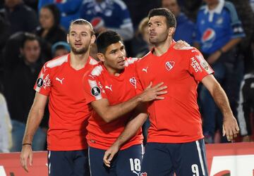 Independiente empató gracias al gol de Emmanuel Gigliotti y Andrés Cadavid puso arriba a Millonarios. Al final, fue 1-1 en Bogotá. El equipo azul está obligado a ganar en Sao Paulo ante Corinthians.