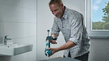 Pistola de cartuchos de silicona para bricolaje está disponible en Amazon.