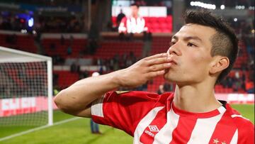 El volante mexicano convirtió el tercer gol en la victoria 3-1 del Eindhoven sobre el AZ Alkmaar en la Eredivisie.