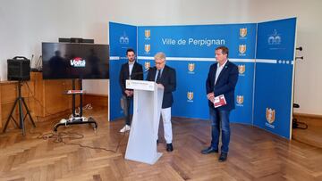 El alcalde de Perpi&ntilde;&aacute;n Louis Aliot, el concejal de Deportes Sebastien Menard y el director de la Volta a Catalunta Rub&egrave;n Peris comparecen en rueda de prensa tras el convenido firmado por el que la ciudad ser&aacute; salida y meta de etapa en la Volta a Catalunya 2022.