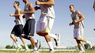 <b>PRIMER DÍA. </b>Vidal, Tucker, Josh Fisher, De Miguel, D'or Fischer, Sergio Rodríguez y Mirotic, ayer en Pozuelo.