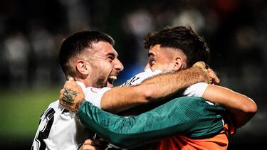 Los jugadores del Castellón celebran su victoria ante el Atlético B.