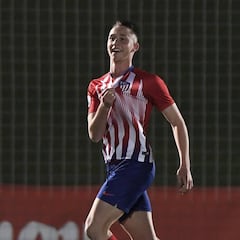 Borja Garcés festejó su renovación con gol al Castilla