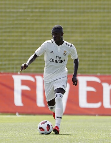 Vinícius Júnior makes Real Madrid Castilla debut