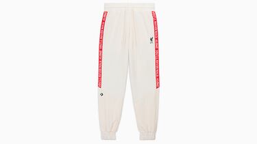 “Nunca caminarás solo” con la colección Converse x Liverpool FC