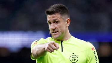 Díaz de Mera, uno de los árbitros que más ha progresado en Primera.