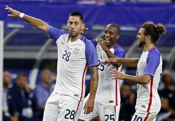 Estados Unidos se metió a la final de la Copa Oro tras vencer en el Estadio Vaqueros de Dallas 2-0 a Costa Rica. Con goles de Jozy Altidore y Clint Dempsey, quien anotó por 50ª ocasión con el equipo nacional, el ‘Team USA’ dirigido por Bruce Arena llegó a su décima final de Copa Oro y va por su sexto título en el torneo. 