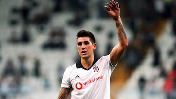 La mala noticia que afectó a Enzo Roco en gira del Besiktas