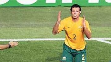 <b>SÓLO LO VIO MEDINA. </b>Inexistente el penalti de Neill a Grosso.