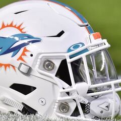 Reporte: Dolphins contratarán a Frank Smith como coordinador ofensivo