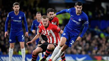 Soccer Football - Premier League - Chelsea v Southampton - Stamford Bridge, London, Britain - January 2, 2019 Chelsea's Alvaro Morata in action with Southampton's James Ward-Prowse and Danny Ings REUTERS/Toby Melville EDITORIAL USE ONLY. No