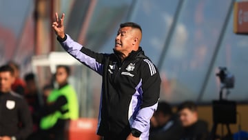 Futbol, Universidad Catolica vs Colo Colo
Fecha 5, Liga de Primera 2025
El entrenador de Colo Colo Jorge Almiron es fotografiado durante un partido de primera division contra Universidad Catolica disputado en el estadioo Santa Laura de Santiago, Chile.
06/07/2025
Felipe Zanca/Photosport
Football, Universidad Catolica vs Colo Colo
5th turn, First Division League 2025
Colo Colo head coach Jorge Almiron is pictured during a first division match against Universidad Catolica at the Santa Laura stadium in Santiago, Chile.
06/07/2025
Felipe Zanca/Photosport