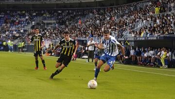 Roberto, en un lance del Málaga - Zaragoza.