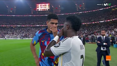 Araujo는 Carvajal과 Vinicius의 지원을 받아 옷을 입고 돌아왔습니다.