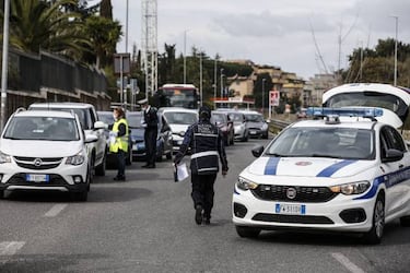 Social unrest spreads in Italy as coronavirus lockdown nears fourth week
