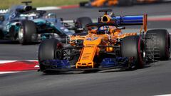 Lando Norris probando el McLaren en los test de Barcelona de F1.