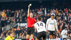 06/01/23  PARTIDO PRIMERA DIVISION
VALENCIA CF - CADIZ CF 
TRISTEZA JOSE LUIS GAYA 
ARBITRO GONZALEZ FUERTES TARJETA AMARILLA