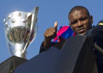 Abidal celebró el triunfo con el resto de sus compañeros.