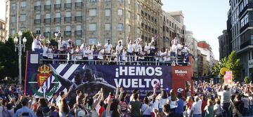 Los jugadores y aficionados en las calles de Valladolid.