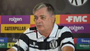 Renato Bonfíglio, vicepresidente del XV de Piracicaba brasileño, cree que si el club "hubiera fichado a dos o tres golfos" no habría fracasado en la Liga Paulista. "Hay que ir de putas", dijo.