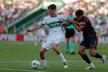 El joven jugador del Elche hizo un golazo en la victoria Sin duda, es uno de los talentos a seguir esta temporada, no en vano ha sido convocado por España, para sus categoríasinferiores.