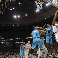 ¡11 seguidas! Boston remonta 18 puntos sin ninguna estrella