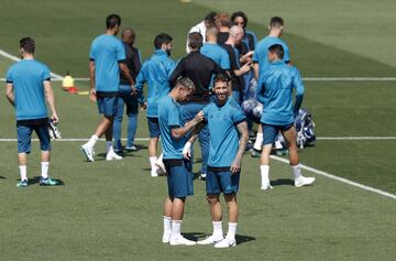 Sergio Ramos y Theo Hernández.