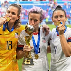 Who is Ashlyn Harris, the new love interest of Sophia Bush?