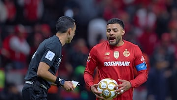Alexis Vega of Toluca during the final second leg match between Tigres UANL and Toluca, as part of the Liga BBVA MX, Torneo Apertura 2025 at Nemesio Diez Stadium, on December 14, 2025 in Toluca, Estado de Mexico, Mexico.