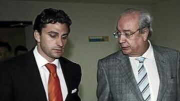 <b>DÍAS DE MUCHO TRABAJO. </b>Santiago Del Río deberá negociar con representantes y clubes el acomodo de casi una decena de futbolistas.