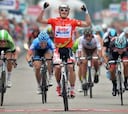 Greipel se impone al sprint y Lars Boom se coloca de líder