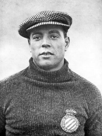 Ricardo Zamora jugó dos en dos etapas con RCD Espanyol. Desde 1916 a 1919 y 1922 a 1930.