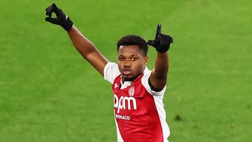 Monaco's Spanish forward #31 Ansu Fati celebrates scoring his team's first goal during the French L1 football match between AS Monaco and FC Lorient at the Stade Louis II in the Principality of Monaco on January 16, 2026. (Photo by Valery HACHE / AFP)