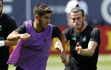 Asensio, con Bale en un entrenamiento.