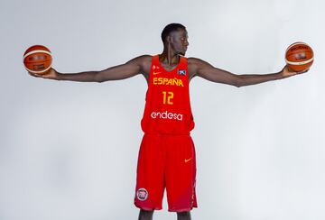 Spain's international basketball team kicks off with official photos