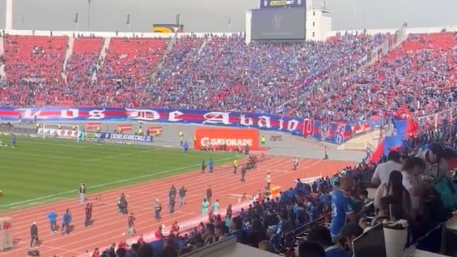 El hostil recibimiento de los hinchas de la U a De Paul: “Te dimos...”
