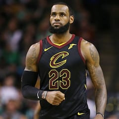 Los Cavs, del ridículo de 2010 a retirar la camiseta de LeBron