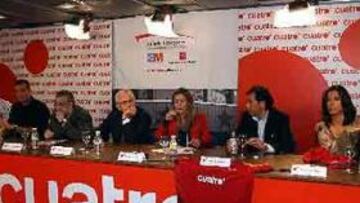 <b>AMPLIO DESPLIEGUE.</b> Manu Carreño, Manolo Lama, Paco González, Ángels Barceló... todo un despliegue humano para seguir, 24 horas al día, la actualidad del Mundial.