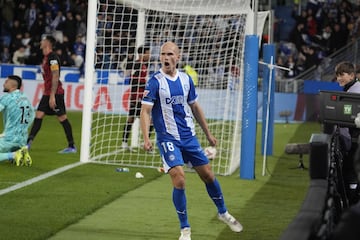 El centrocampista del Alavés fue el más listo de la clase en una jugada que la zaga del Mallorca concedió más de la cuenta. Anotó y le dio tres puntos importantes a su equipo.