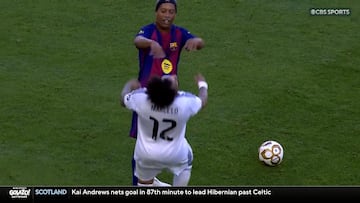 El ‘enganchón’ entre Marcelo y Ronaldinho en el Clásico de leyendas: es lo más viral de la noche