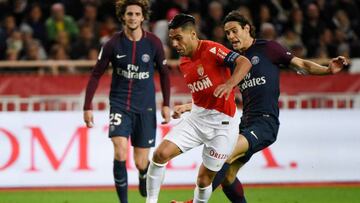 Falcao García y Edinson Cavani durante el partido entre Mónaco y PSG por la Ligue 1 de Francia