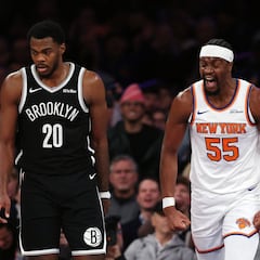 Knicks embarrass Nets in night of two very different records