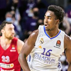 Sediq Garuba firma con el Cartagena tras dejar la cantera del Madrid