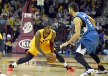 Kyrie Irving y Ricky Rubio.