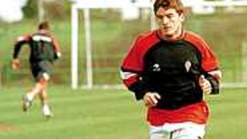 Samuel Baños, capitán del Sporting, durante un entrenamiento