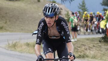 El ciclista francés Romain Bardet rueda durante la undécima etapa del Tour de Francia con final en el Col du Granon.