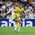 Daniel Carvajal encajó su pierna en la de Yeremy Pino; sus gritos de dolor al instante alarmaron a los médicos del equipo blanco. Se marchó lesionado del partido ante el Villarreal y en el Real Madrid se temen una lesión gravísima. El lateral se fue entre lágrimas y necesitó que se lo llevasen en camilla, al no ser capaz de caminar por su propio pie.