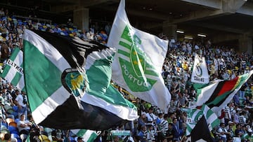 Sporting Lisbon&#039;s supporters cheer their team Alvalade stadium in Lisbon. 