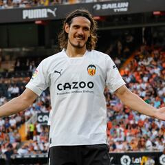 Cavani: “Tal vez no encajo en el fútbol moderno”