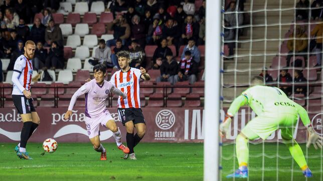 El Girona y el Logroñés pelean por avanzar en la Copa del Rey El Girona y el Logroñés pelean por avanzar en la Copa del Rey